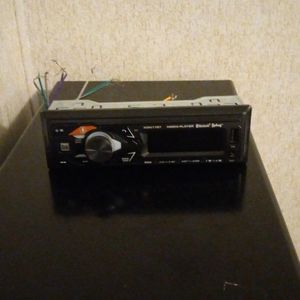 I'm selling a Dual Bluetooth car radio
